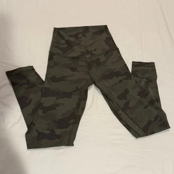 Lulu Camouflage Leggings - Picture 3 of 4